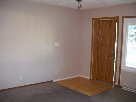 3rd image of 491 Woodland Dr