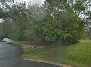 10 S Freeman Rd, South Barrington, IL 60010