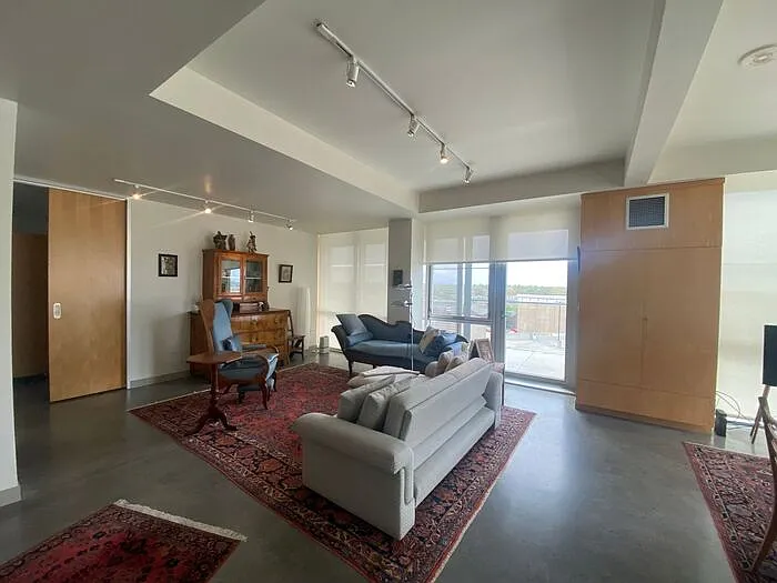 221 E College St #709 — Photo 2