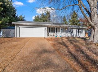 909 Portland Dr, Sherman, IL 62684