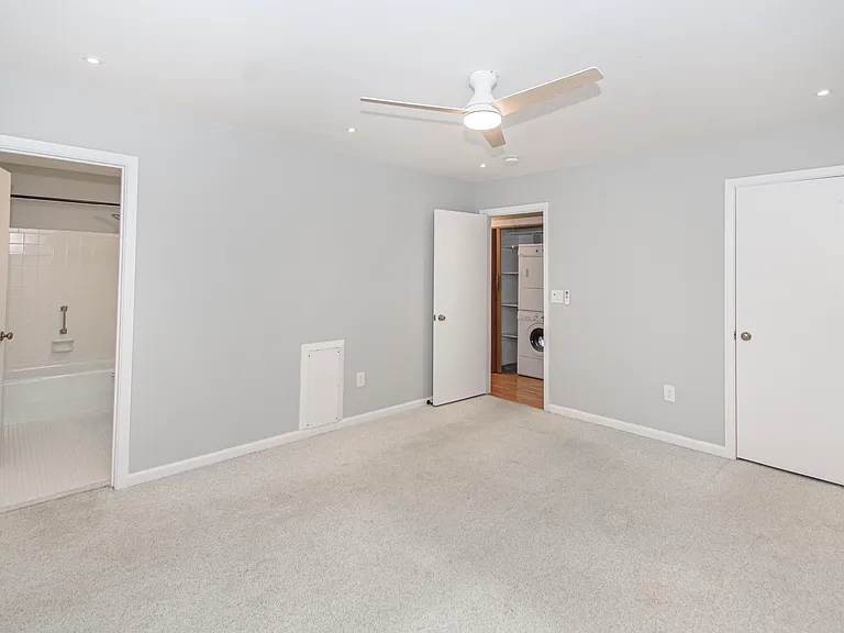 118 Camelot Ct — Photo 5