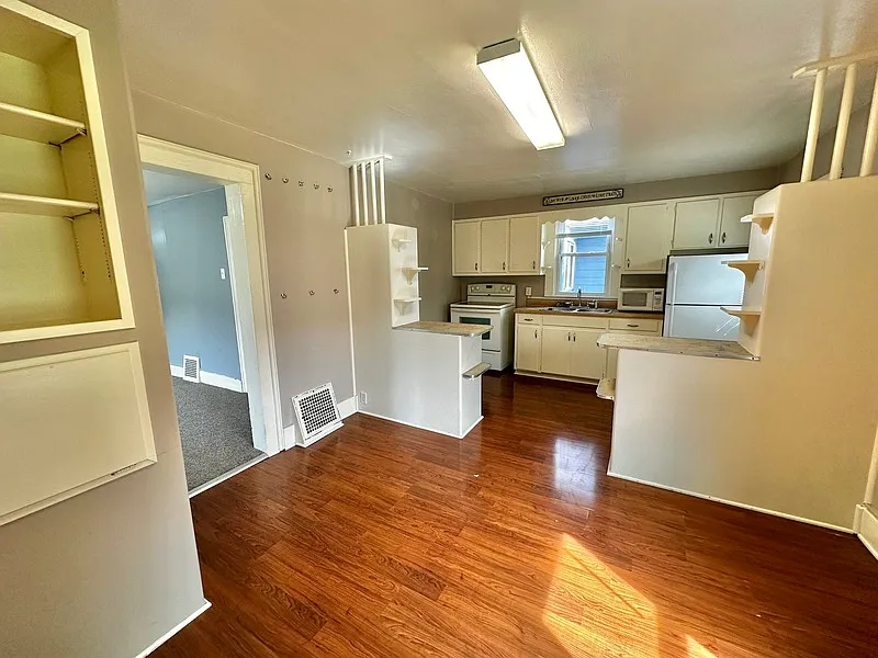 1 bed, 1.0 bath, $775 — Photo 3