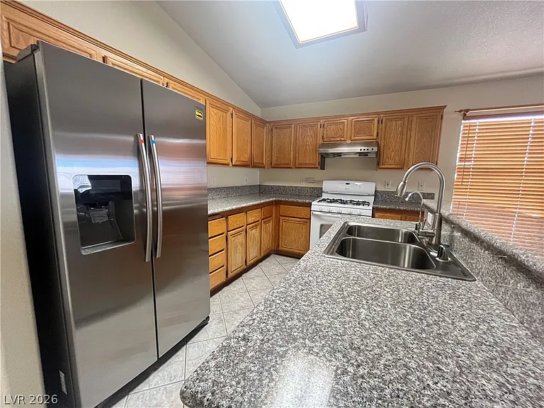 7925 Fall Harvest Dr — Photo 16