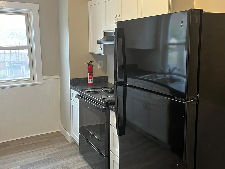 29 E Main St — Photo 16