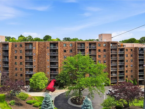1500 Cochran Rd APT 900, Pittsburgh, PA 15243