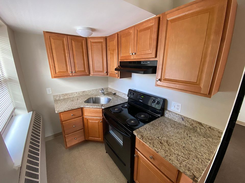 1st image of 1050 Hancock St #21