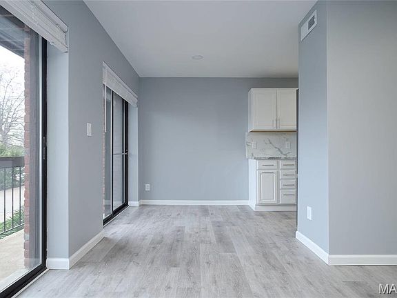 4th image of 572 Coeur De Royale Dr APT 108