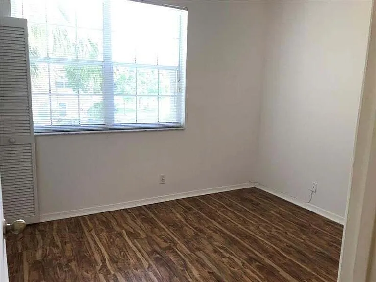 11010 Conch Ct — Photo 10