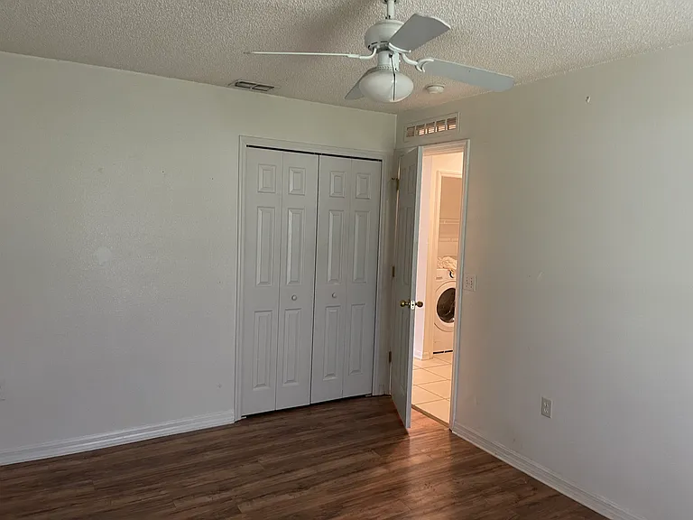 4 Burbank Dr — Photo 17