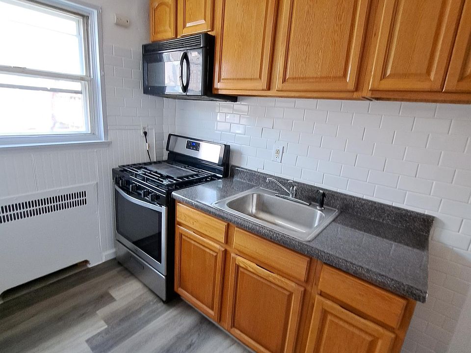 431 Glendale Rd Upper Darby PA Zillow