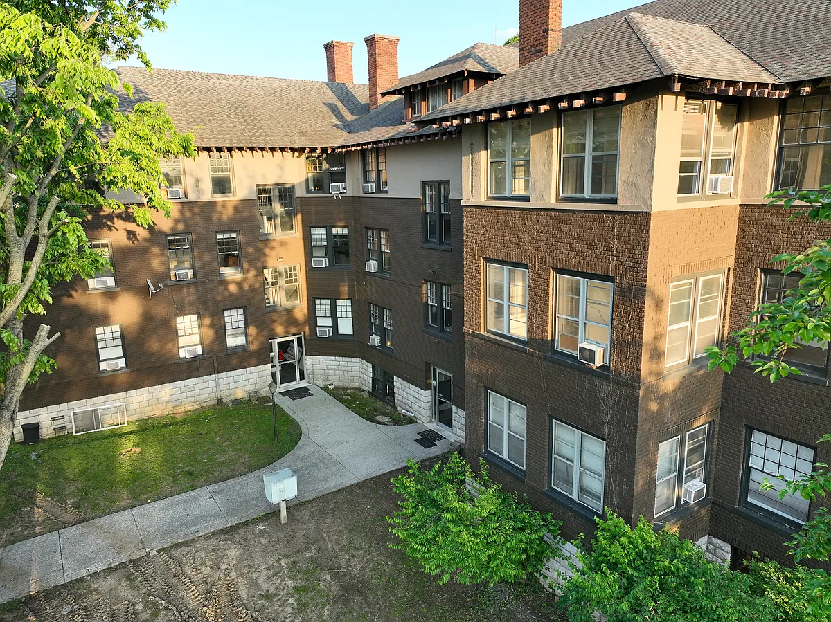 Building Photo - 1707 Acklen Ave #B2