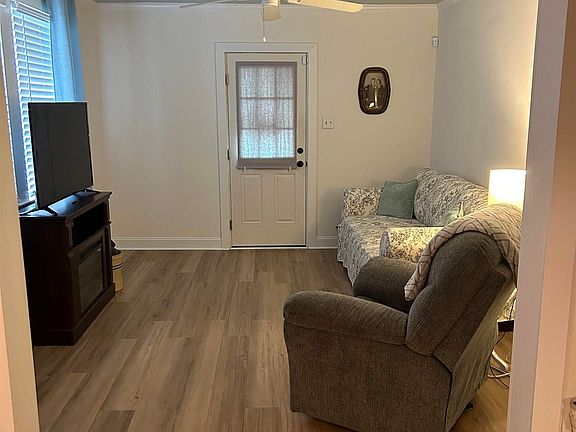 5th image of 207 N North 13th St