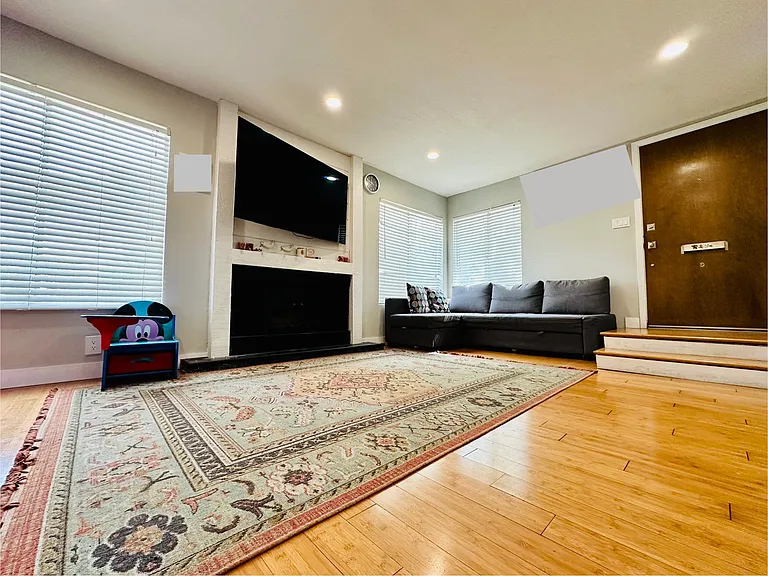 4821 Maytime Ln — Photo 2