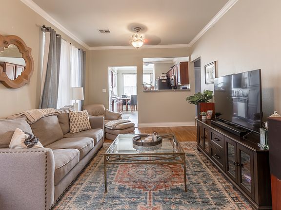 5th image of 6102 Catina St
