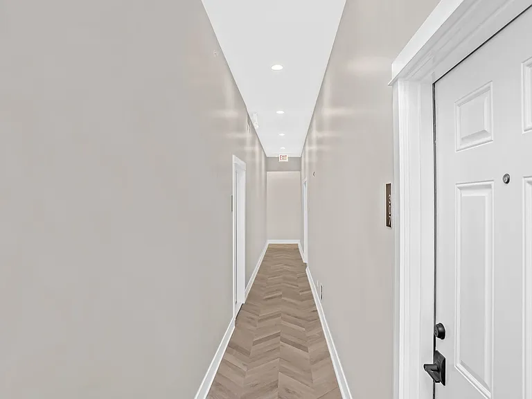 4533 N Clark St — Photo 19