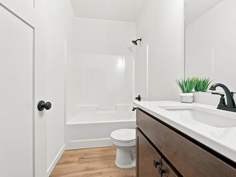 3 Donway Pl NE