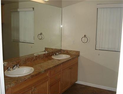 5th image of 555 Front St Unit 207