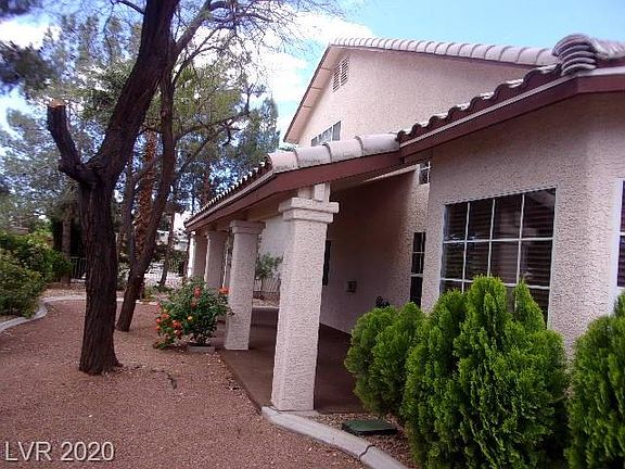 3rd image of 5448 Desert Paradise Dr