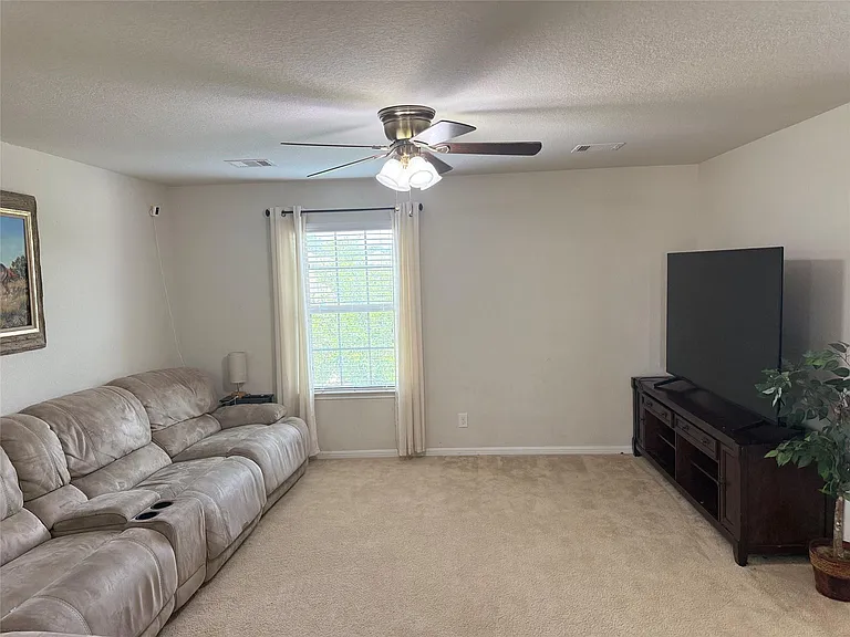 19627 Blue Pine Cir — Photo 12