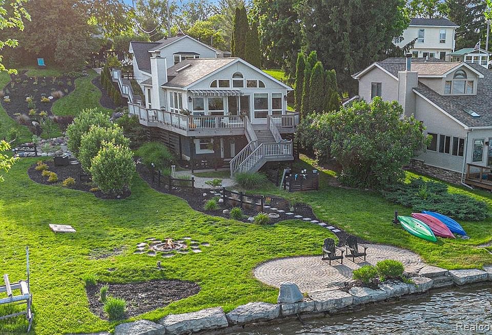 10408 Runyan Lake Rd, Fenton, MI 48430 MLS 20240036526 Zillow