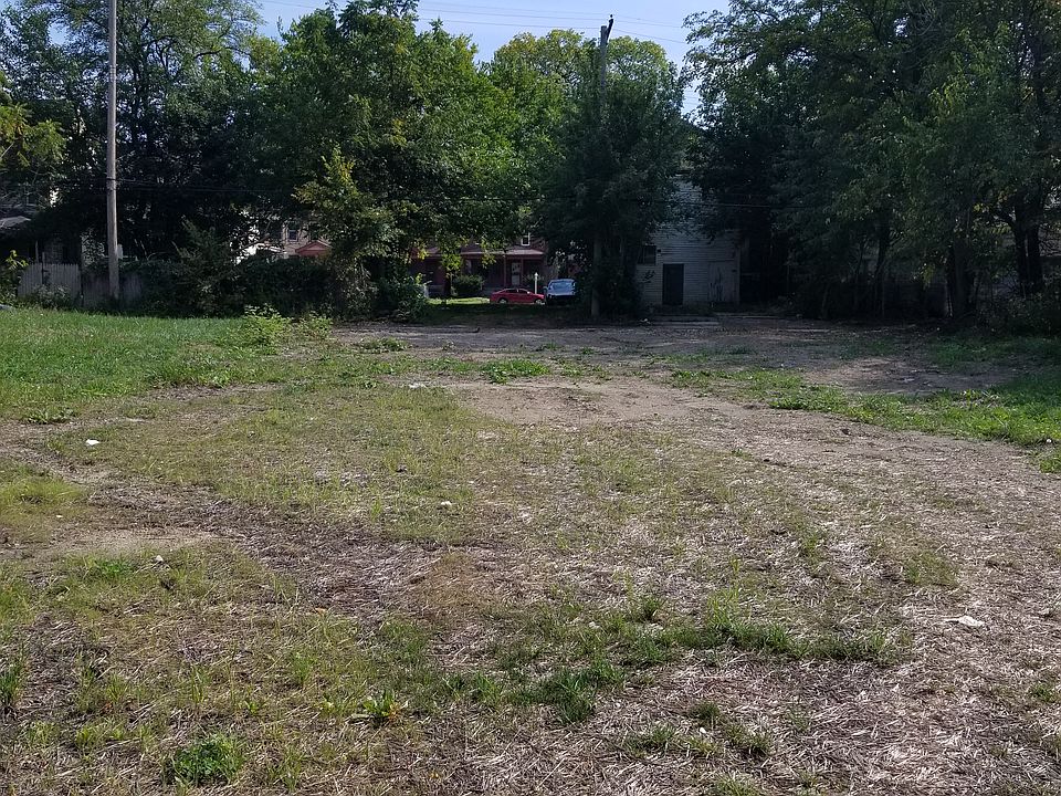2nd image of 582 Holbrook St