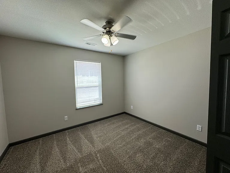 Longview Meadows - Montgomery City MO — Photo 34