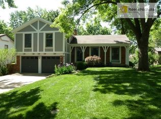 9311 W 89th St, Overland Park, KS 66212