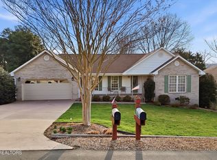 207 Saligugi Cir, Loudon, TN 37774