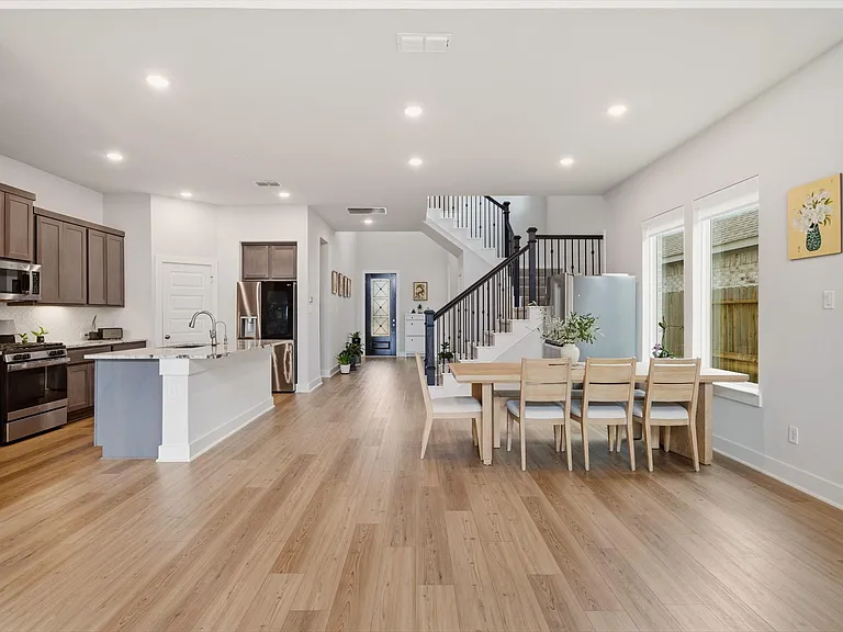 26307 Camden Canyon Ave — Photo 16