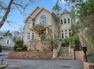 68 Circle Rd, Staten Island, NY 10304