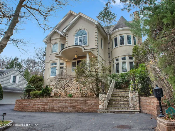 68 Circle Rd, Staten Island, NY 10304