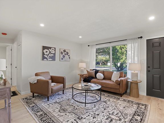 5th image of 5521 N Loma Dr