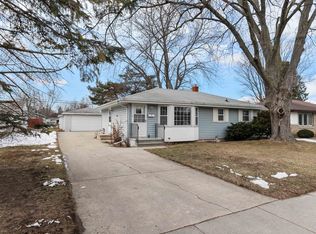 907 S Joseph St, Appleton, WI 54915