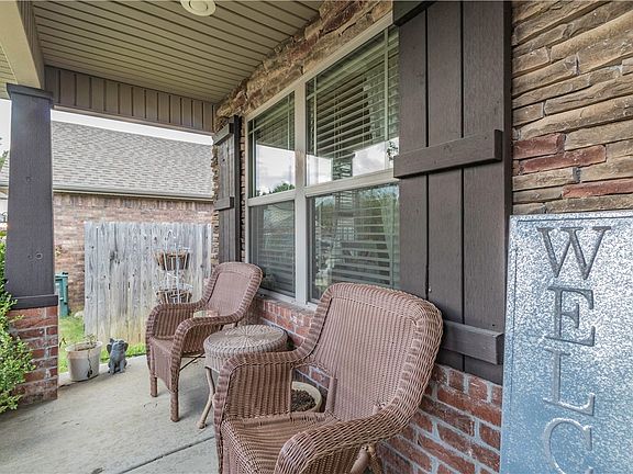3rd image of 2668 Sierra Ave