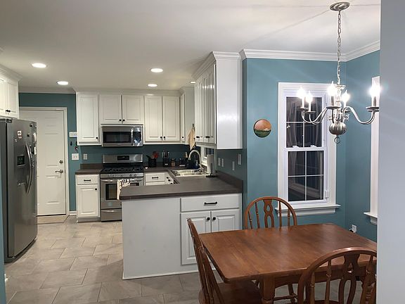 5th image of 7017 Hawks Hill Ln