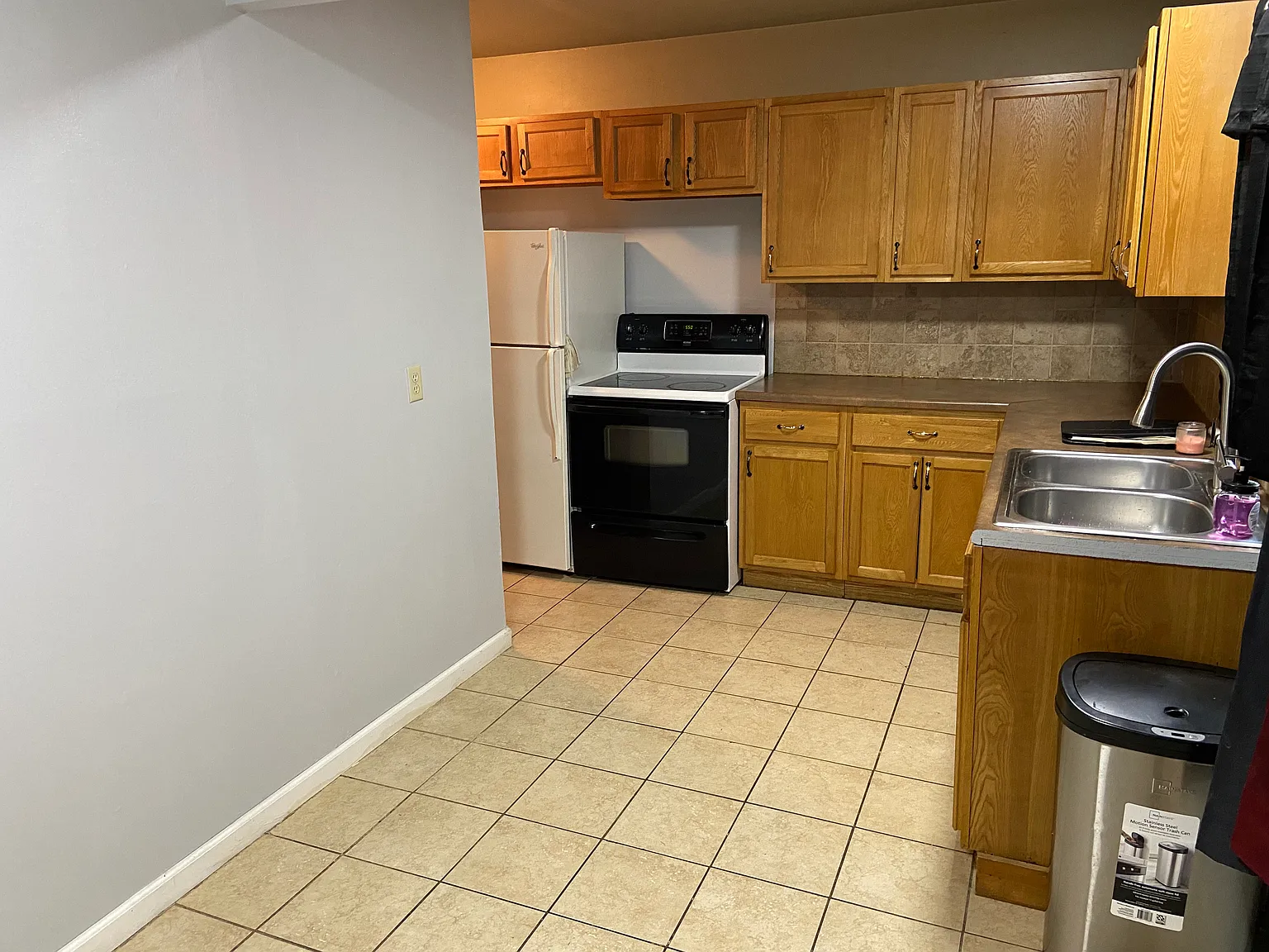 3 bed, 1.5 bath, 1020 sqft, $1,300 — Photo 4