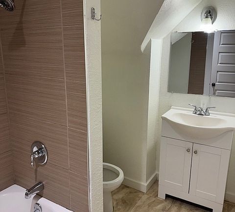 3rd image of 409 E Baldwin Ave #1