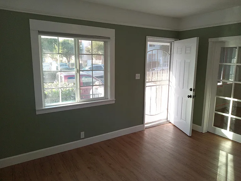 1129 S Evans St — Photo 7