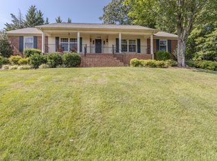 4306 Fox Chase Ct, Roanoke, VA 24018