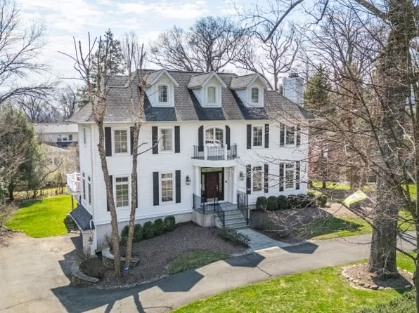 14 Crestview Rd, Mountain Lakes Boro, NJ 07046