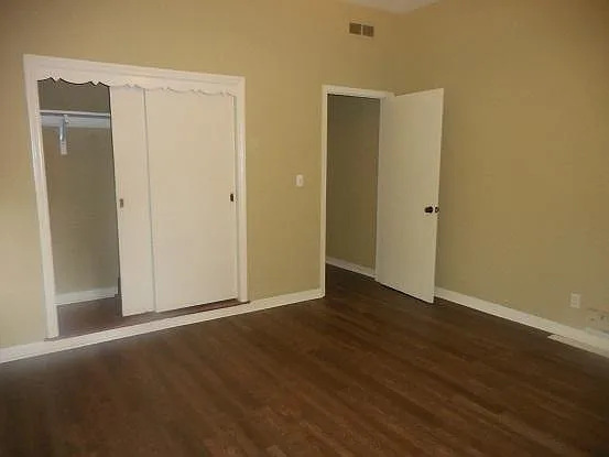 Large Bedroom With Spacious Closet