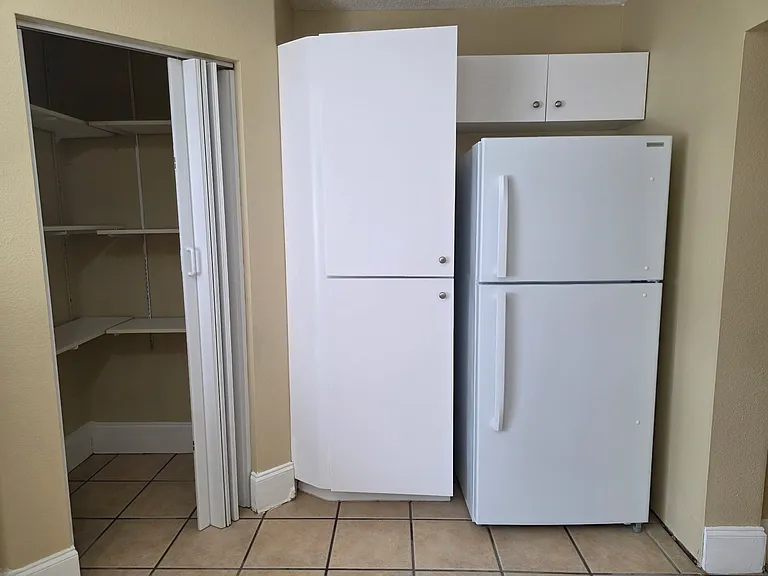 420 Skywood Dr — Photo 6