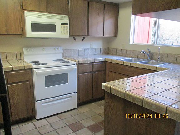 4th image of 1085 Chaparral Dr Unit 3