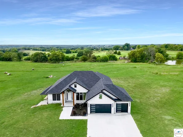 22663 Cherry Tree Ln, Sedalia, MO 65301