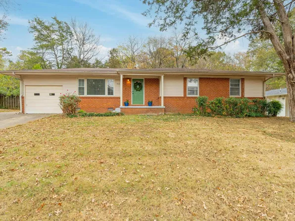 918 Woodall Ln NW, Huntsville, AL 35816