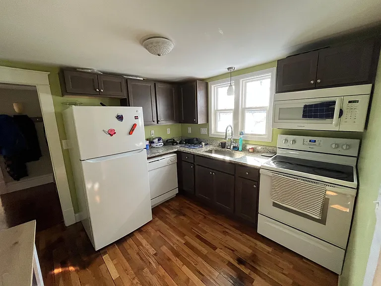 215 Custer Ave #B — Photo 11