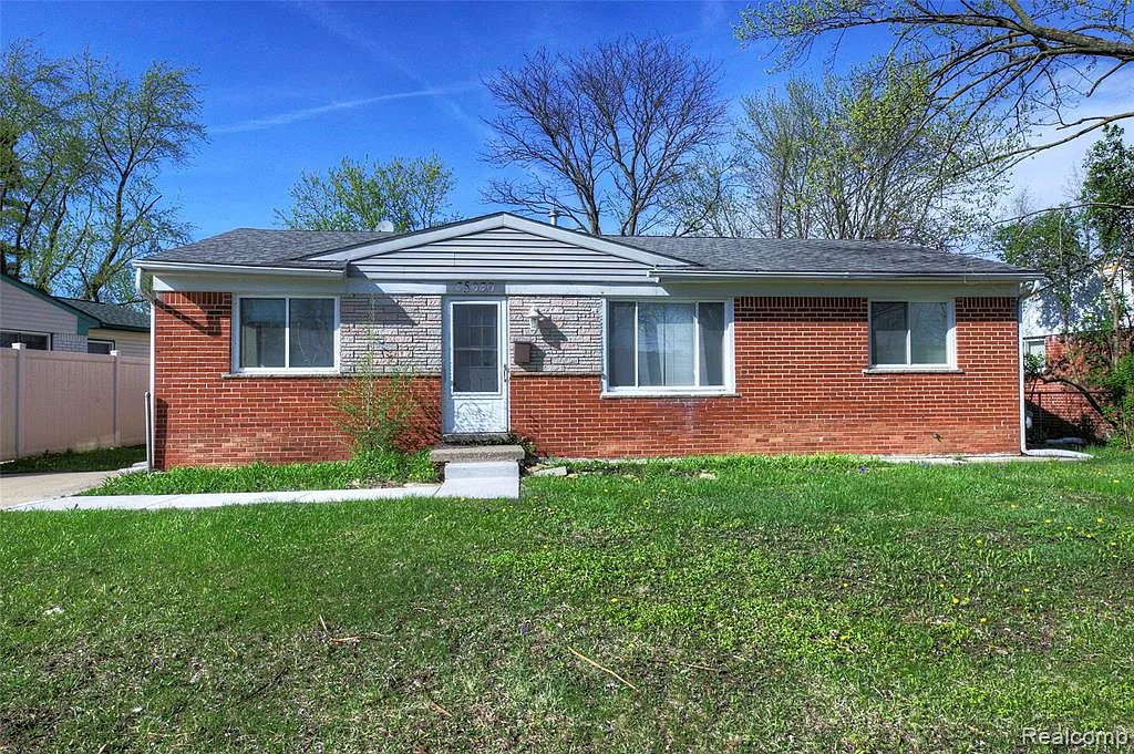 Building Photo - 35030 Michelle Dr