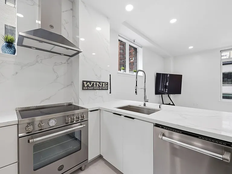 201 Sansome St #401 — Photo 6