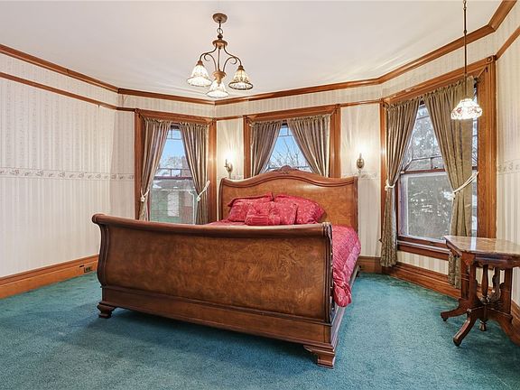 29th image of 160 Cuyler St