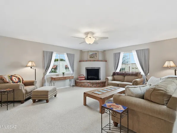 919 W Camino Guarina, Green Valley, AZ 85614